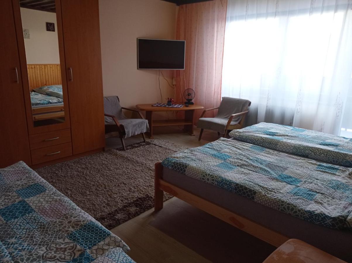 Hotel Penzion Sarka Štrba Esterno foto