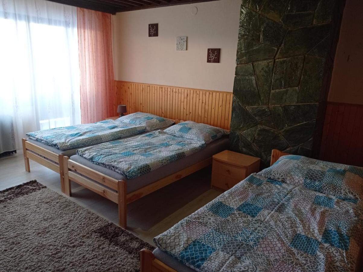 Hotel Penzion Sarka Štrba Esterno foto